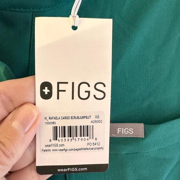 FIGS Women’s Green Blue Rafaela Cargo Scrub Jumpsuit (Limited Edition) Size XS - Picture 4 of 10